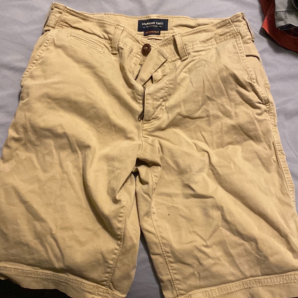 Men’s American eagle extreme flex khaki shorts